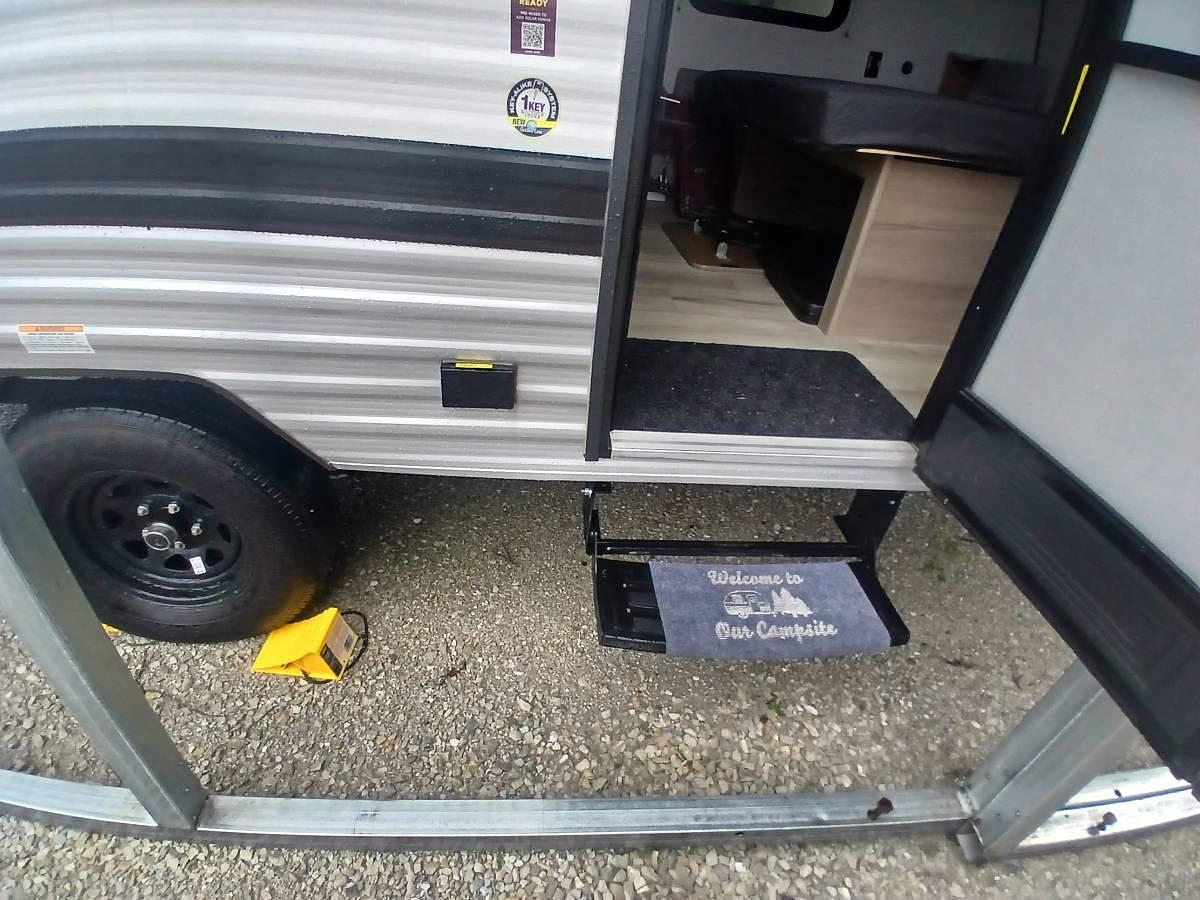 Used 2025 Keystone Coleman 17R Travel Trailer