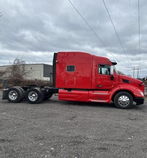 Used 2017 Peterbilt 579