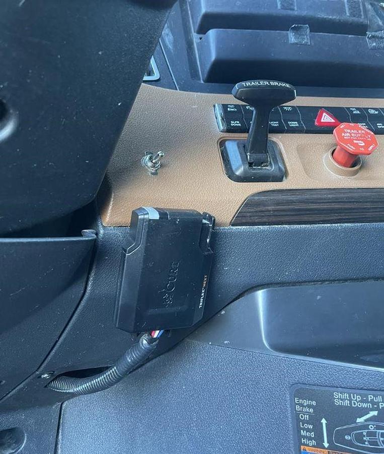 Used 2019 FREIGHTLINER CASCADIA 126