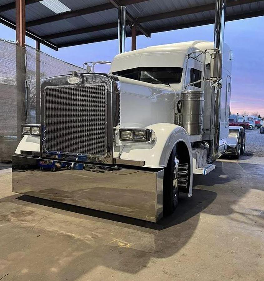 Used 2005 PETERBILT 379EXHD with 2014 Ritenour 53' Step Deck Trailer