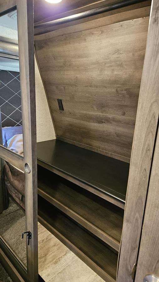 Used 2019 Keystone Montana 3121RL Fifth Wheel