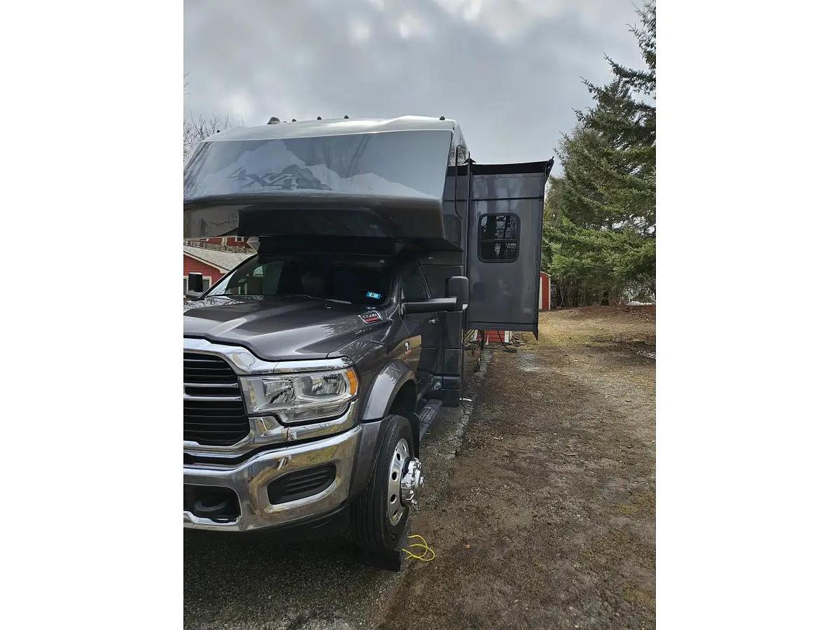 Used 2022 Dynamax Isata 5 30FW