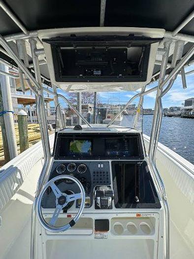 Used 2000 Hydra-Sports 2796 Vector