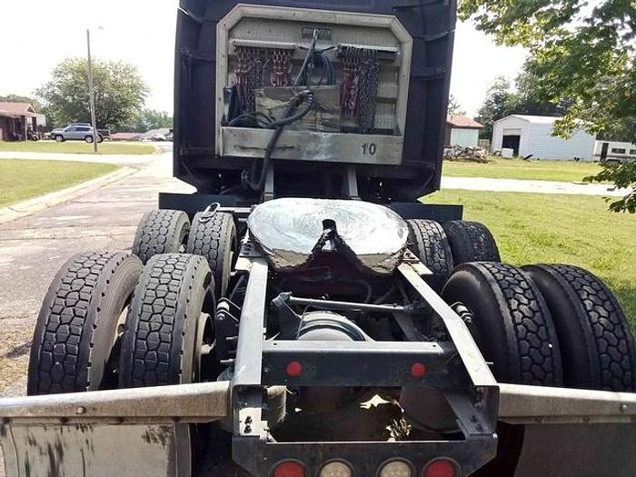 Used 2018 Western Star 5700XE Sleeper Semi