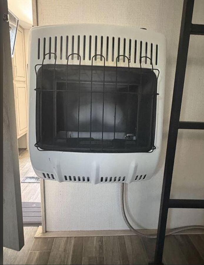 Used 2022 Keystone Avalanche 390D Fifth Wheel