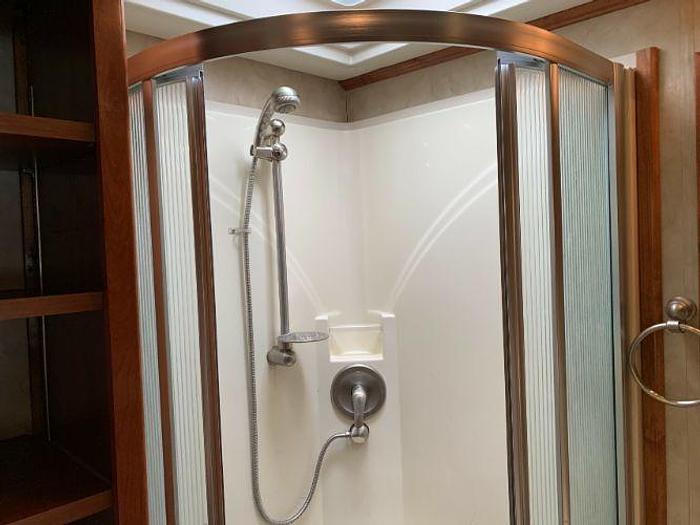 Used 2011 Monaco KNIGHT 40PBT