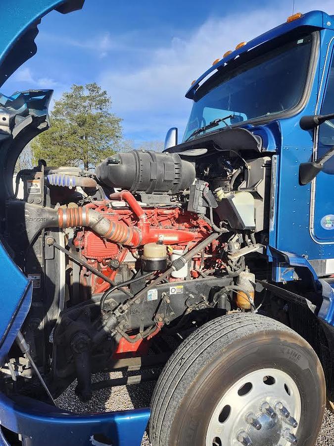 Used 2012 Kenworth T600 Conventional Sleeper Semi