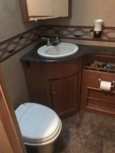 Used 2013 Winnebago Vista 35B