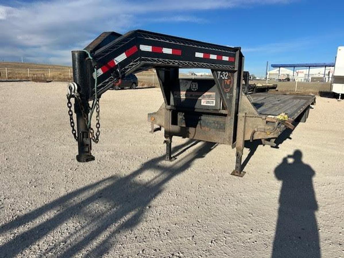 Used 2022 PJ 35Ft Gooseneck Dovetail Flatbed Trailer
