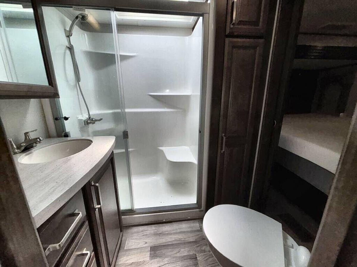 Used 2021 Keystone Alpine 3850RD