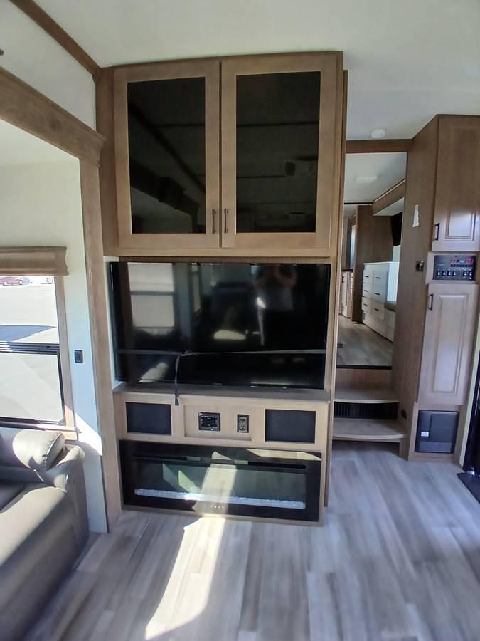 Used 2023 Alliance Paradigm 382RK Fifth Wheel