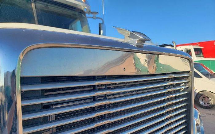 Used 2016 Freightliner CORONADO 132