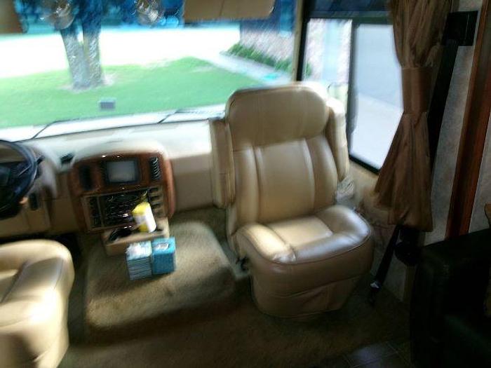 Used 2010 Winnebago SIGHTSEER 33C