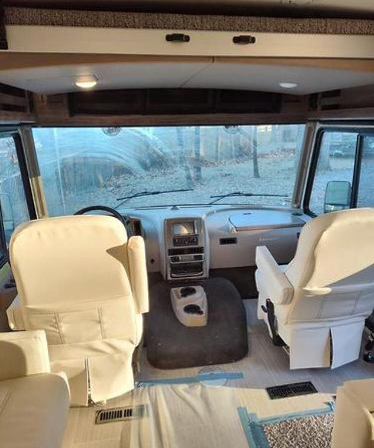 Used 2022 Winnebago Adventurer 29B Class A Motorhome