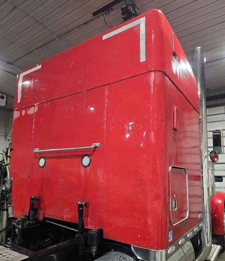 Used 1999 Peterbilt 379 Sleeper Semi Truck