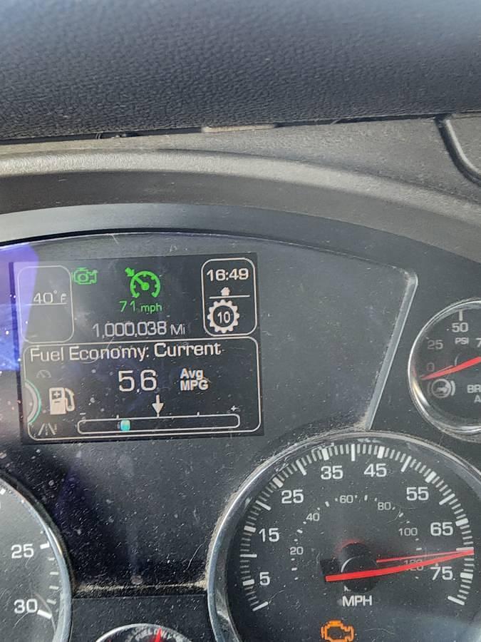 Used 2014 Kenworth T680 Sleeper Semi Truck