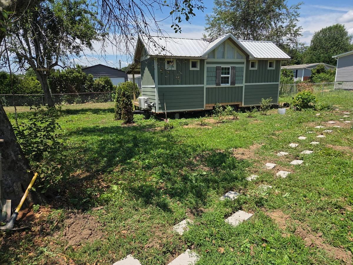 Used 2020 Custom Tiny Home 24 Ft