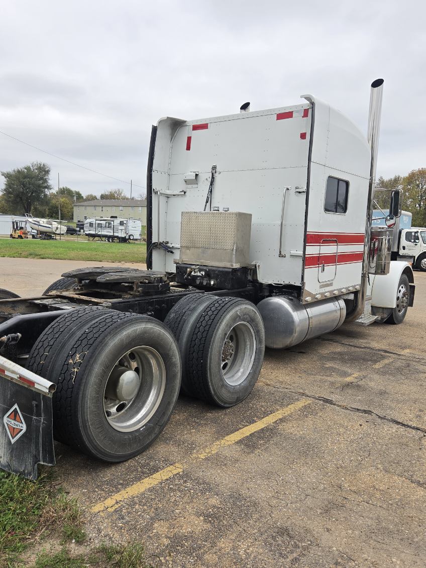 Used 2004 Peterbilt 379