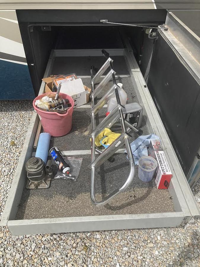 Used 2005 Monaco Signature Castle IV Class A Motorhome