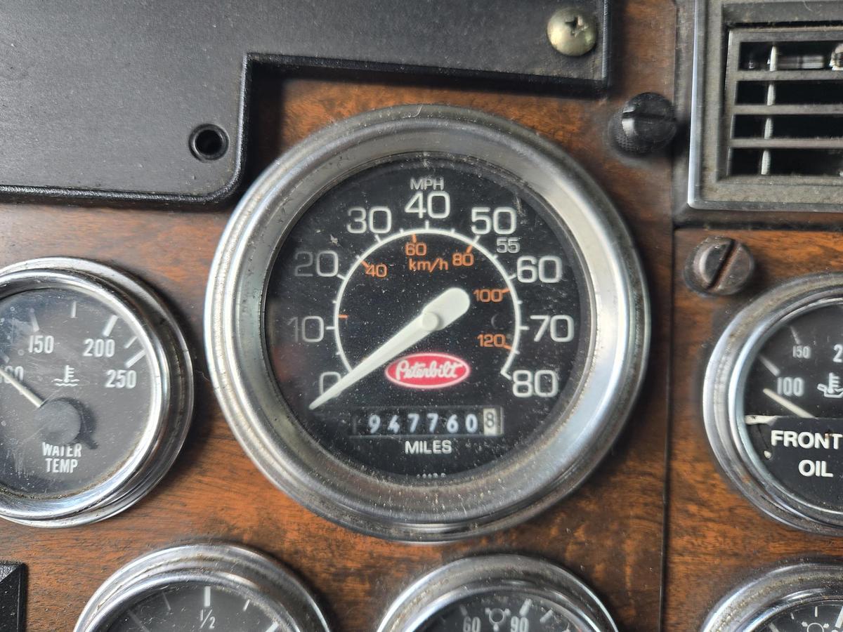 Used 1995 Peterbilt 379 Sleeper Semi Truck