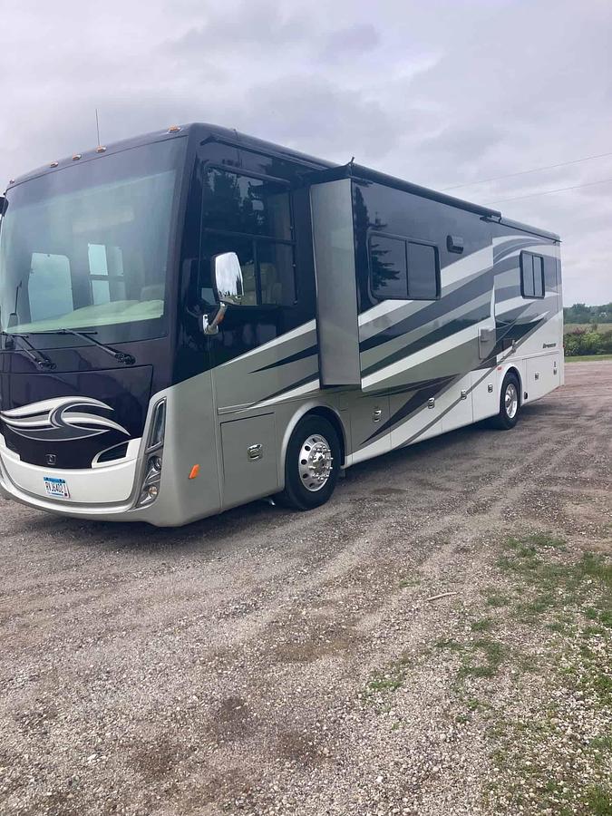 Used 2017 Tiffin Motorhomes Allegro Breeze 32BR Class A Motorhome