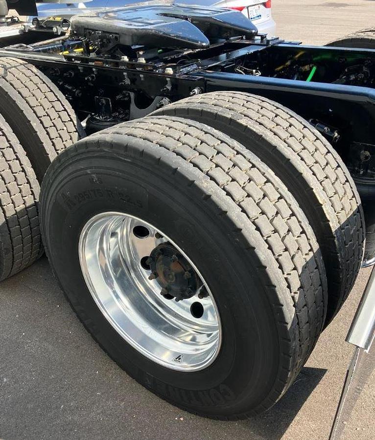 Used 2025 INTERNATIONAL LT Conventional Sleeper Semi