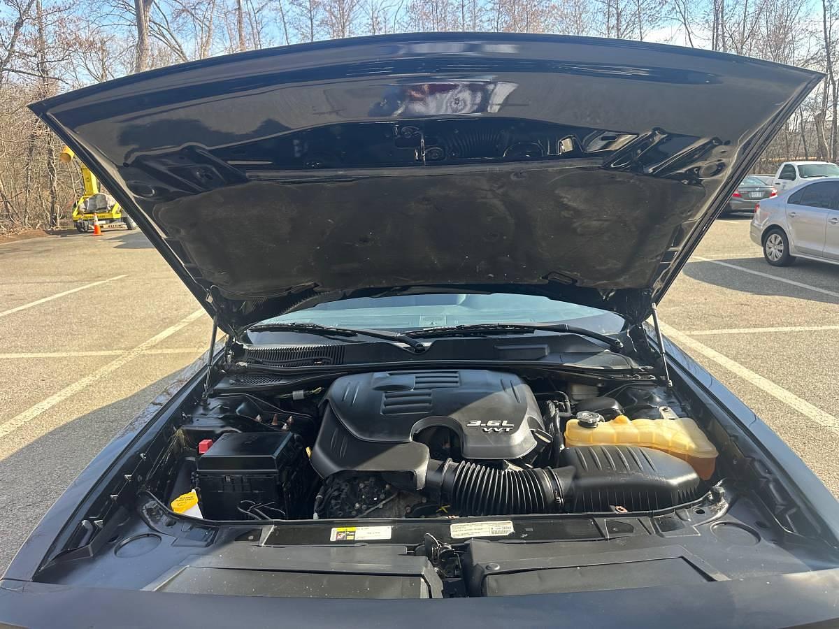 Used 2014 Dodge CHALLENGER SXT