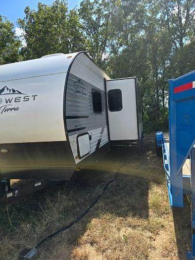 Used 2022 East To West Della Terra 261RB