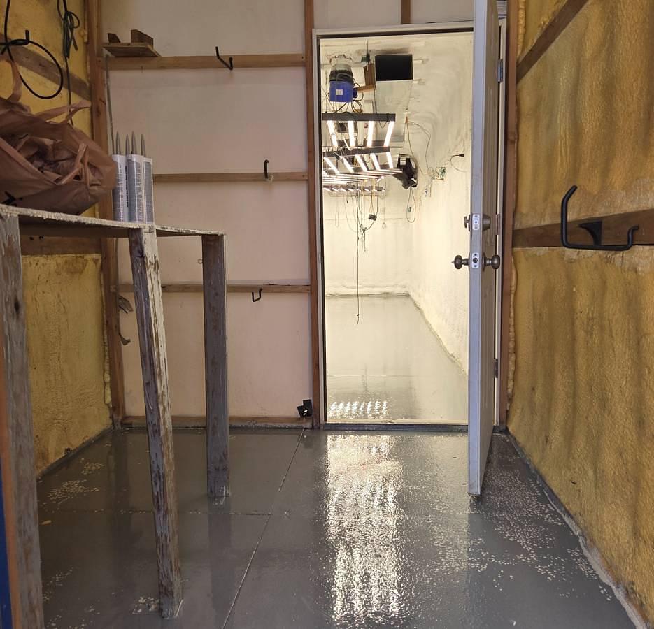 Used 40’ HC Shipping Container