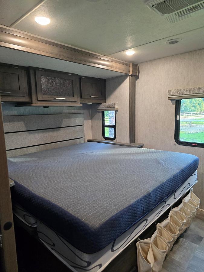 Used 2022 Coachmen Pursuit 31TS Class A Motorhome