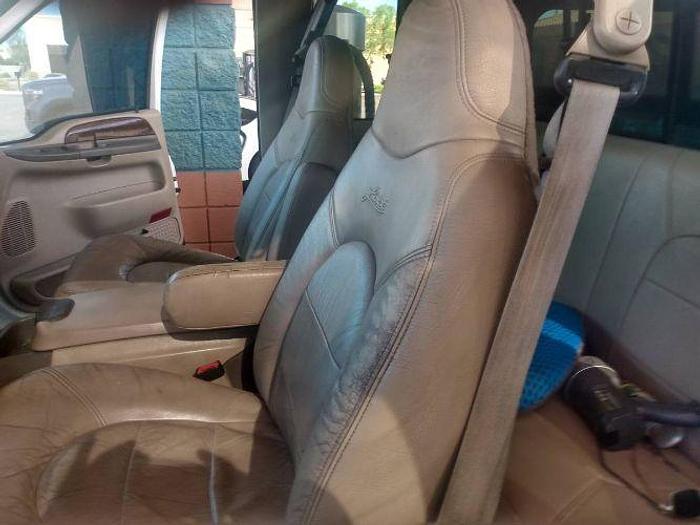 Used 2000 Ford Super Duty F-350 DRW Lariat