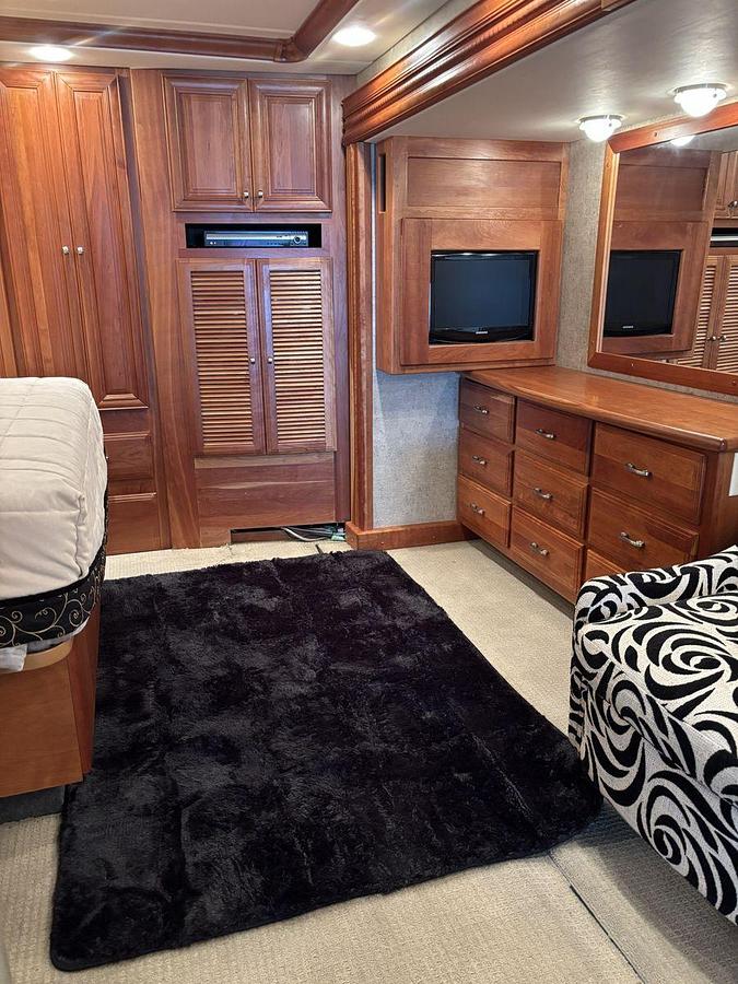 Used 2008 Fleetwood Revolution LE 40R Class A Diesel Motorhome