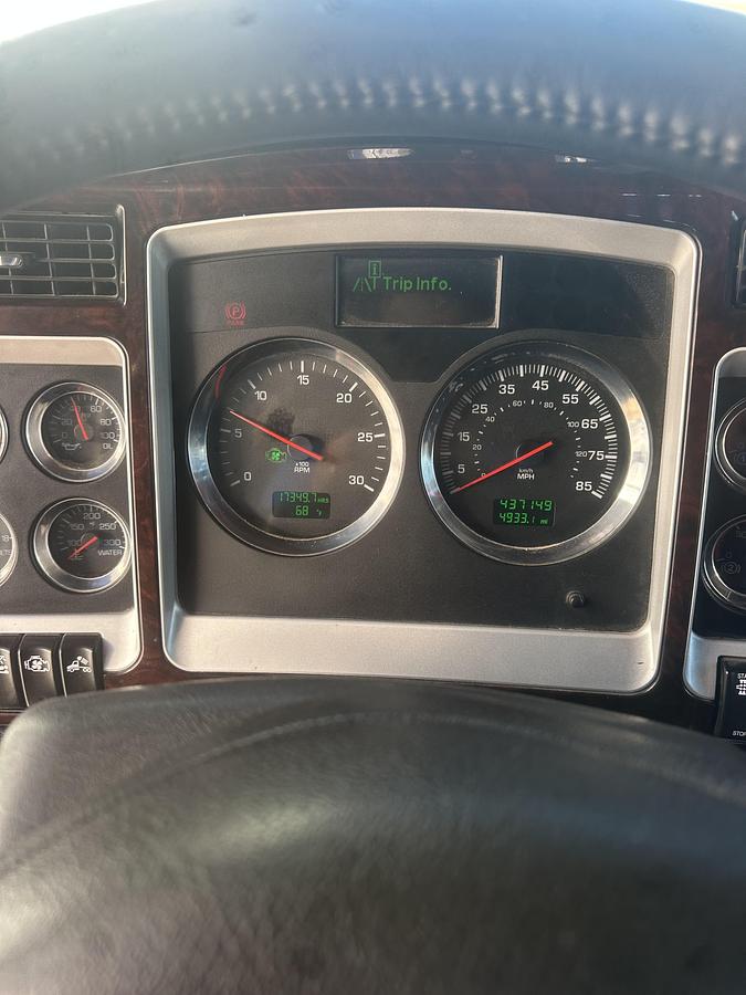 Used 2019 Kenworth W900