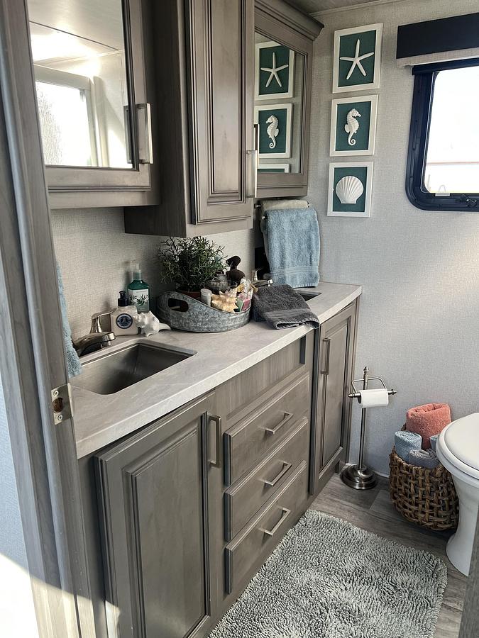 Used 2021 Keystone Montana 3781RL Fifth Wheel