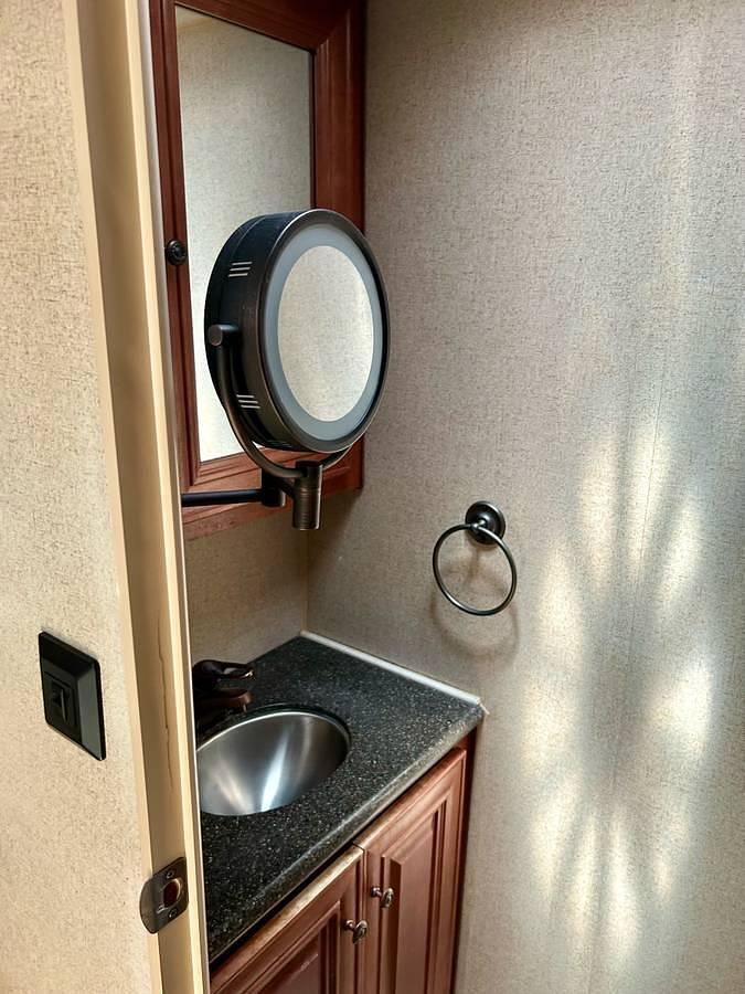 Used 2019 Northwood Artic Fox Silver Edition Silver Fox 29-5T