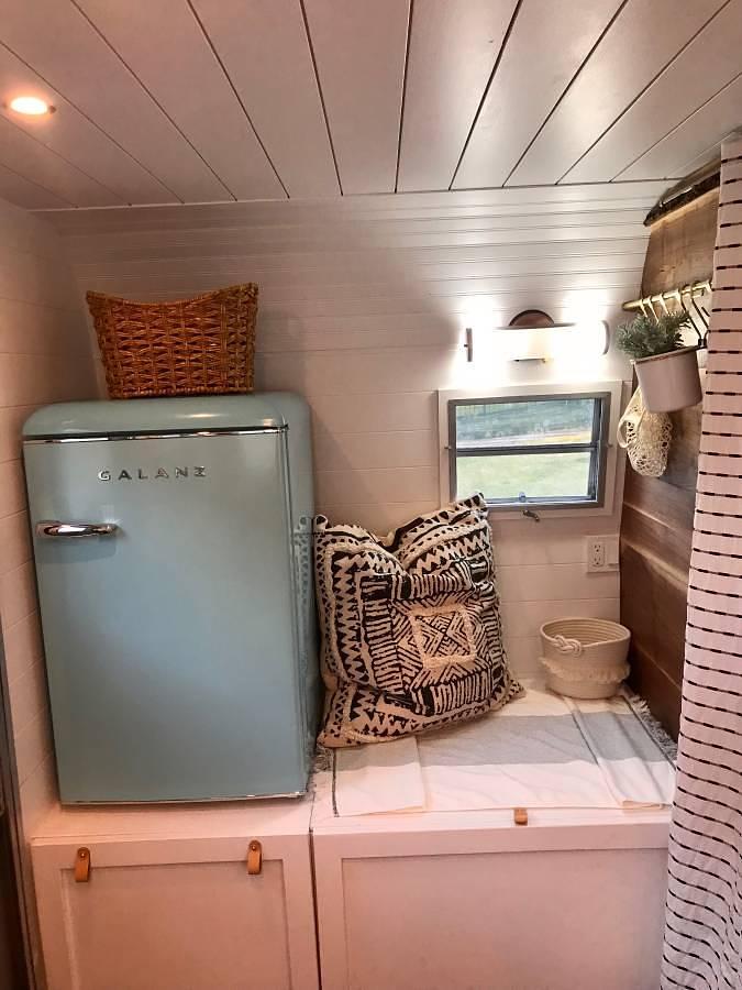 Used 1968 Holiday Vacationer