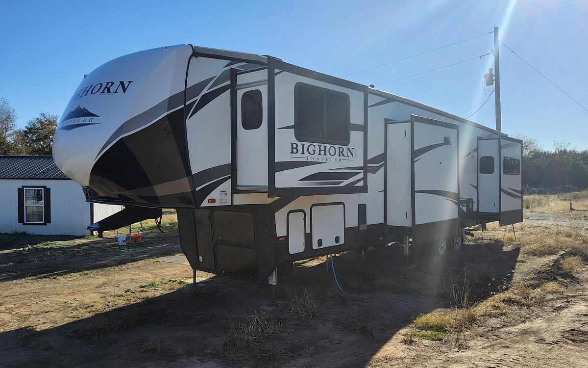 Used 2020 Heartland Bighorn Traveler 38FL Fifth Wheel