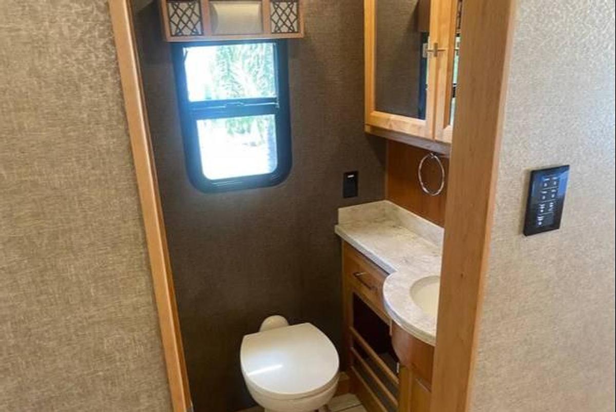 Used 2018 Tiffin Allegro Breeze 31BR Class A Motorhome
