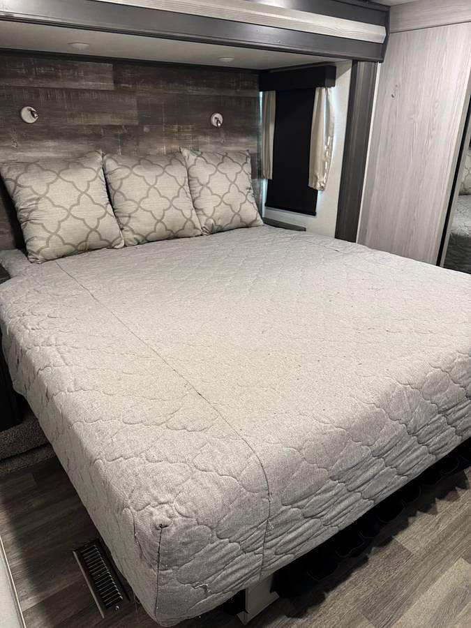 Used 2021 Keystone Montana High Country 331RL