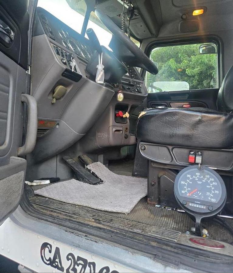 Used 2013 Peterbilt 386 Dump Truck