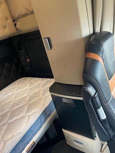 Used 2022 KENWORTH T680