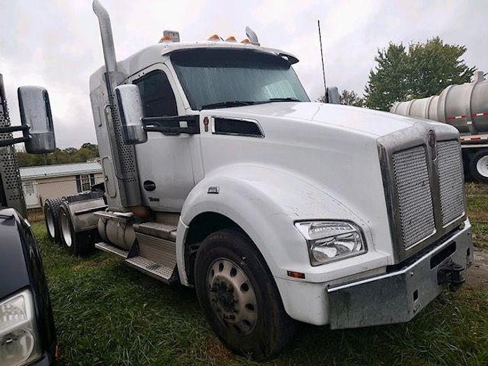 Used 2022 KENWORTH T880