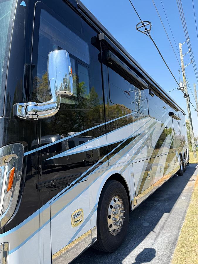 Used 2024 Tiffin Zephyr 45FZ