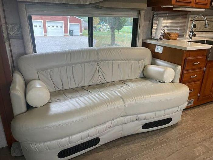 Used 2007 Fleetwood Revolution LE 40E