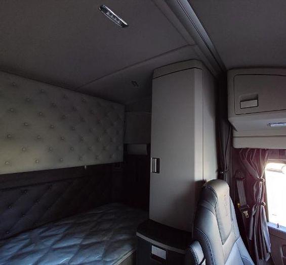 Used 2023 KENWORTH W990