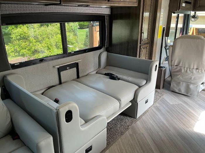 Used 2022 Holiday Rambler Vacationer 33C