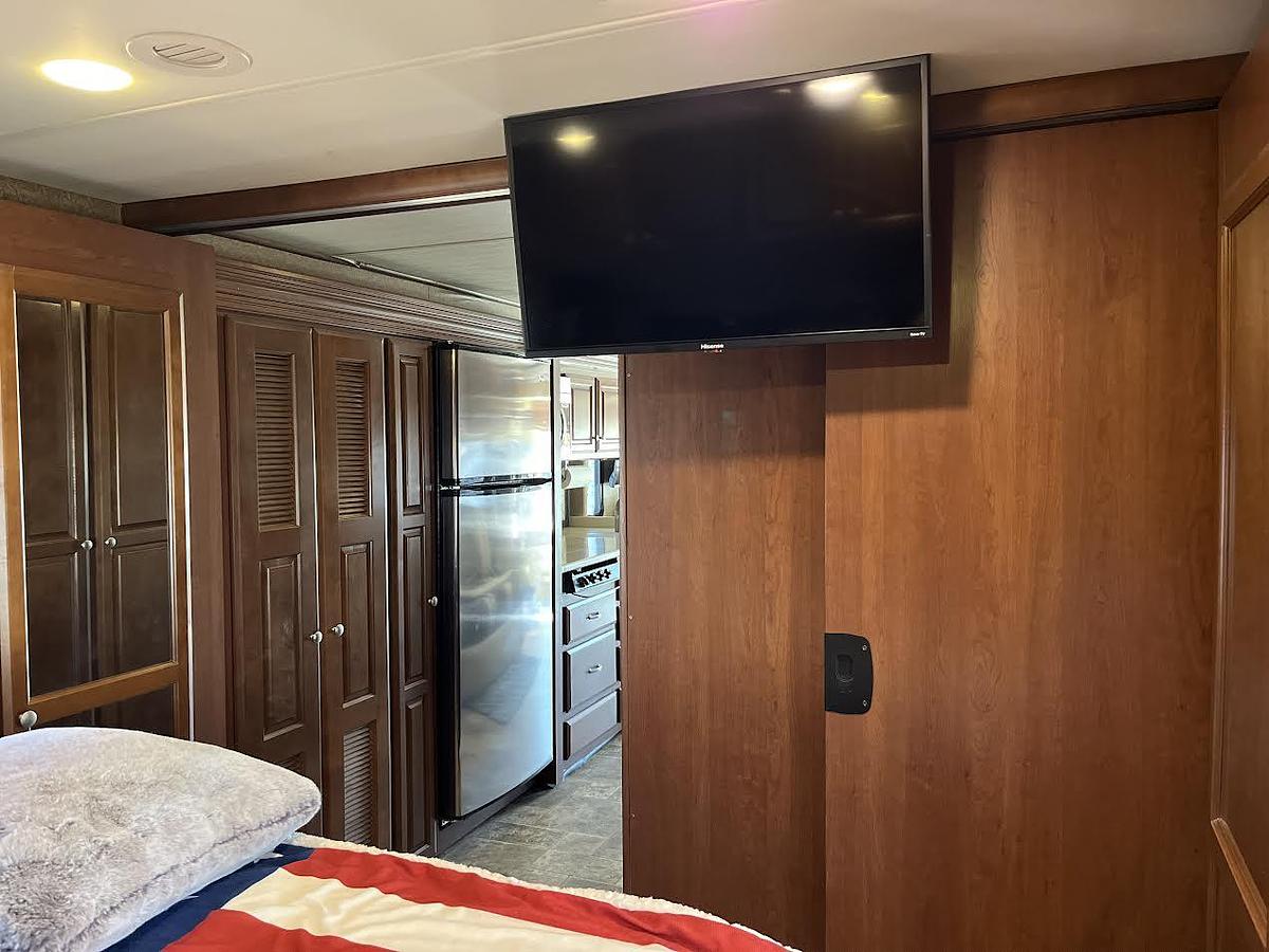 Used 2014 Thor Motor Coach Palazzo 33.3 Class A Motorhome