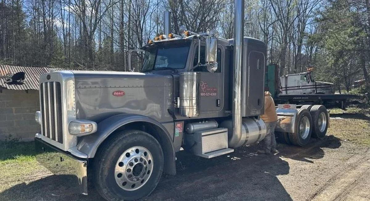 Used 2017 Peterbilt 389