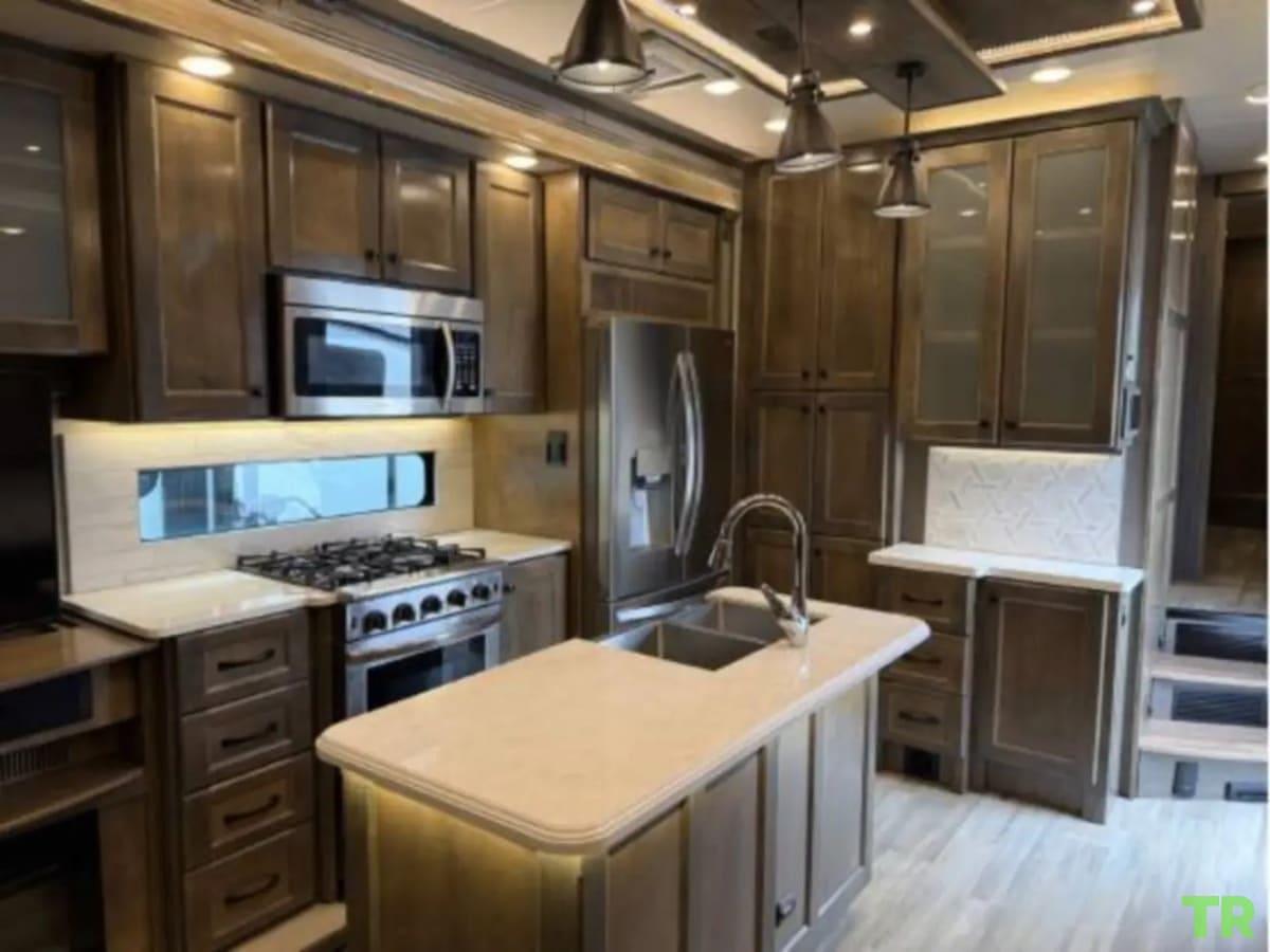 Used 2022 Vanleigh Beacon 34RLB