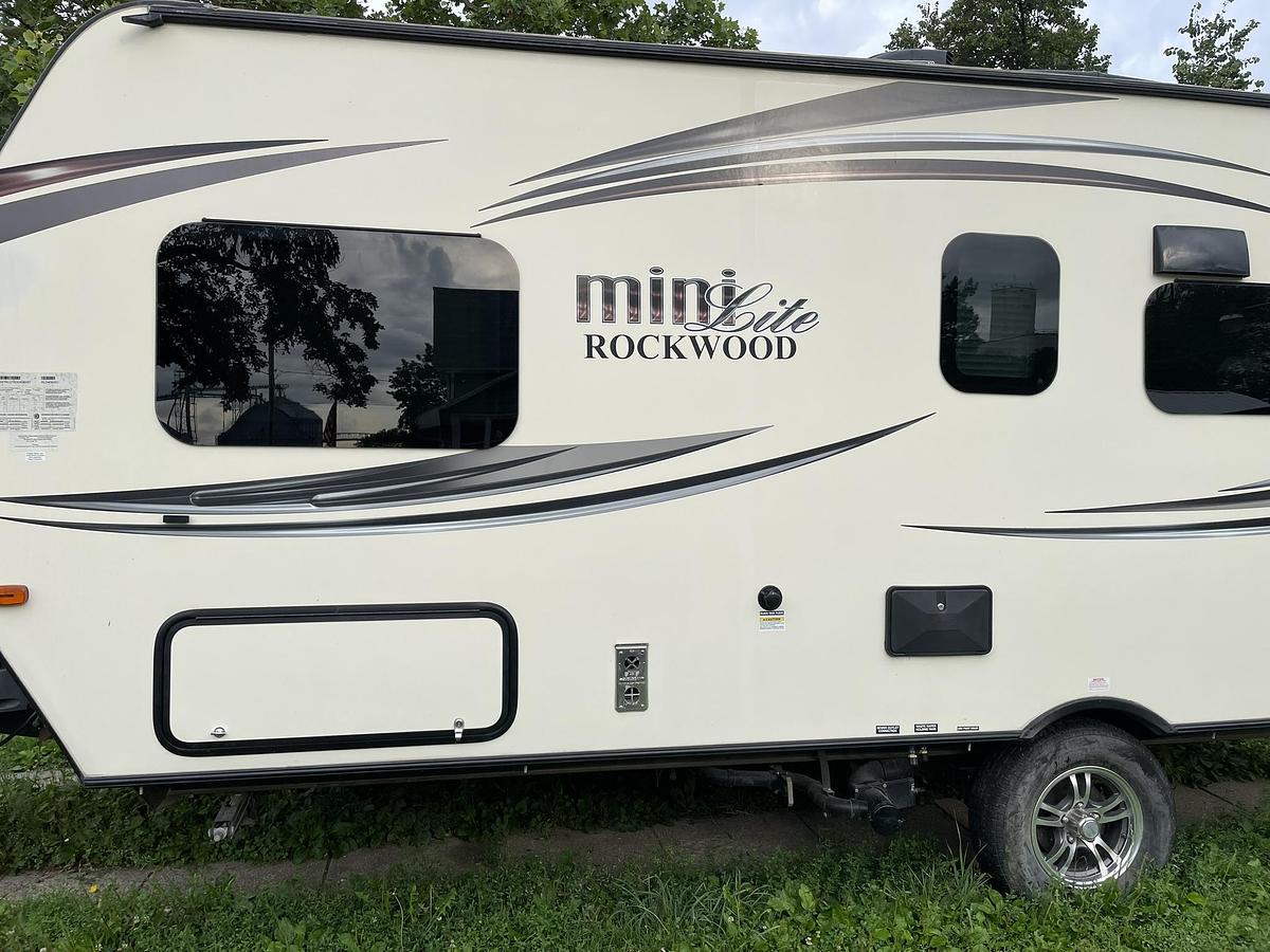 Used 2015 Forest River Rockwood Mini Lite 1907 Travel Trailer